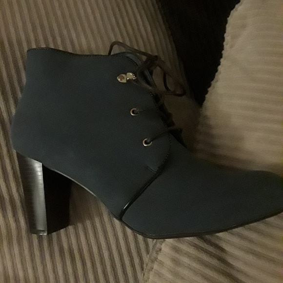 Boots - Picture 2 of 5